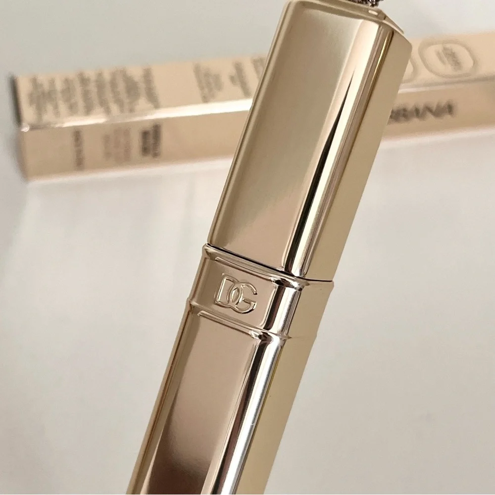 Dolce and Gabbana 36 hour extreme volume lift mascara